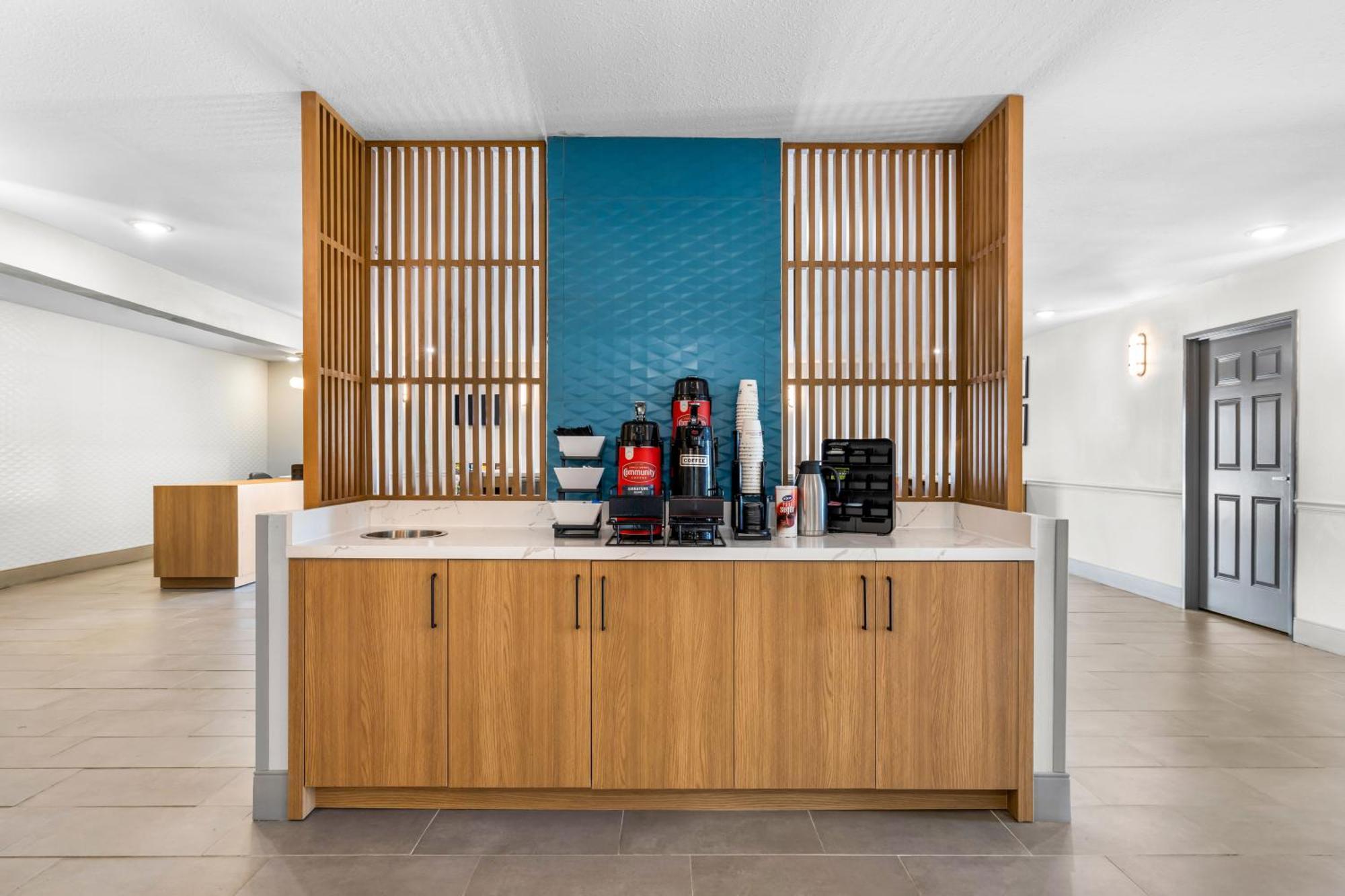 Best Western Acadia Hotel Crowley Экстерьер фото